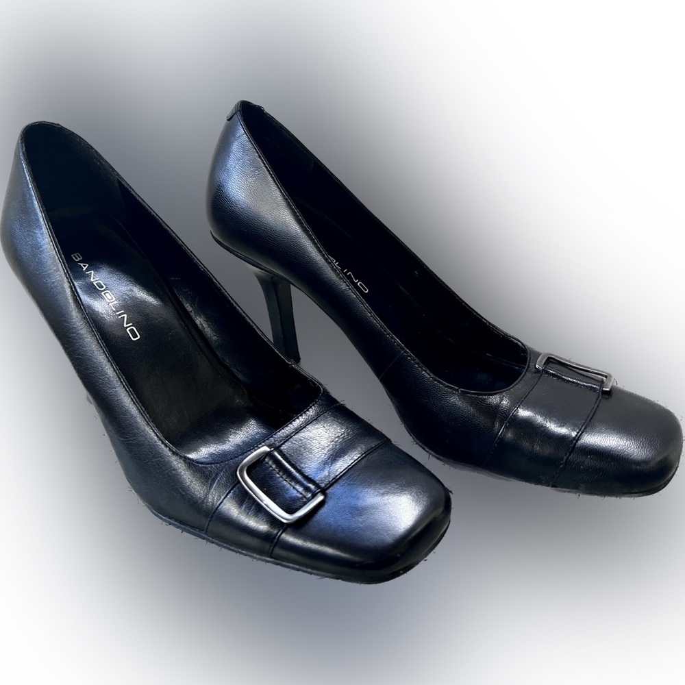 Bandolino Black Leather Pumps “Flawless” Size 8m Square Toe Buckle 3.5 Inch Heel